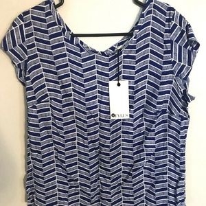 NWT Women's Size M JC Penney Blue Chevron Shirt